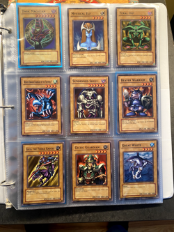 yugioh binder collection Lot 428 Cards Dark Magician Blue-Eyes White Dragon - Image 1