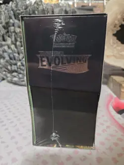 Pokemon Sword And Shield Evolving Skies Elite Trainer Box Factory Sealed - Image 4