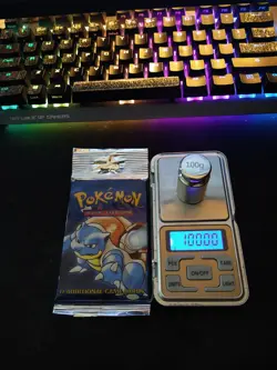 HEAVY!U 21.25g Wizards of the Coast Pokemon Base Set Booster Pack 742818061582 - Image 1
