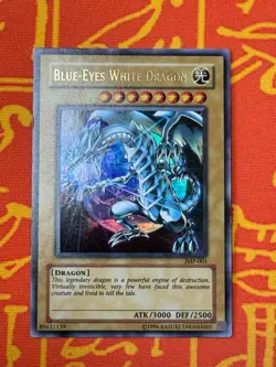 YUGIOH BLUE-EYES WHITE DRAGON ULTRA RARE MODERATE PLAY JMP-001 - Image 1