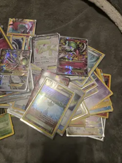 Pokemon 100 Cards Lot Includes Holos & Rares - Image 3