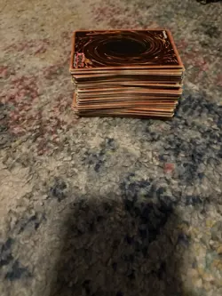 Yu-Gi-Oh! TCG LOT OF 130+ OLD VINTAGE CARDS MULTIPLE 1ST EDITION AND HOLOS - Image 3