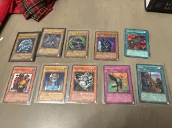 Yugioh! Vintage Card Lot Blue-eyes White Dragon, Red-eyes, Dark Magician HP - Image 2