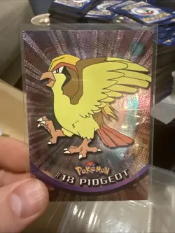 2000 Topps Chrome Pokemon Card Pidgeot #18 - Image 1