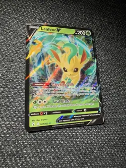 Pokemon TCG Leafeon v Evolving Skies Holo Ultra Rare Card 007/203 NM Condition - Image 3