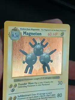 Pokemon TCG Magneton Base Set 9/102 Holo Shadowless 1999 - Image 3