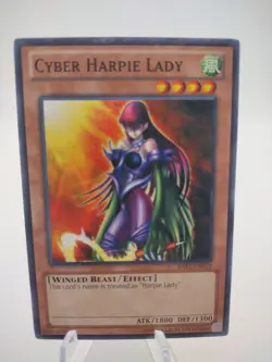 Cyber Harpie Lady BATT-EN012 Yu-Gi-Oh! TCG Card Holographic - Image 1