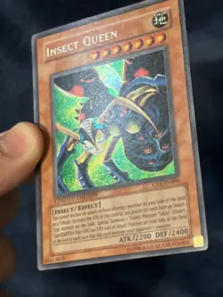 2004 Yu-Gi-Oh! Insect Queen CT1-EN005 Secret Rare Vintage Collector Tins - Image 4