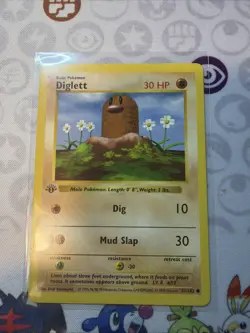 47/102 Diglett 1st Edition Pokemon Base Set Shadowless EX - Image 1