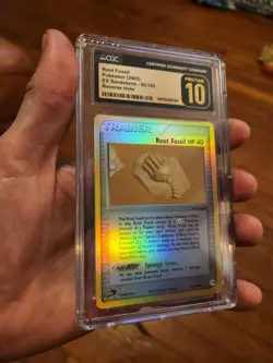 (POP 2) CGC 10 PRISTINE Pokemon EX Sandstorm Root Fossil Trainer Holo 92/100 - Image 1