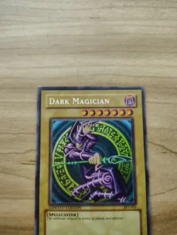 Yu-Gi-Oh! - ERROR - Dark Magician - BPT-001 - Reverse Secret Rare / Holo - Image 2