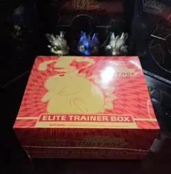 ✨Pokemon TCG: Sword & Shield-Vivid Voltage Elite Trainer Box 820650807688 - Image 1
