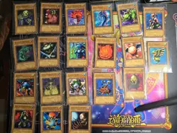 Yu-Gi-Oh! LOB 1ST EDITION LOT 64 CARDS Legend of Blue Eyes - Master Set Starter - Image 1