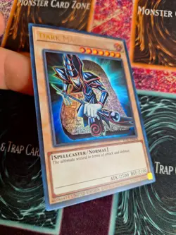 Yu-Gi-Oh! Dark Magician LC01-EN005 Ultra Rare Limited Near Mint g7/ - Image 2