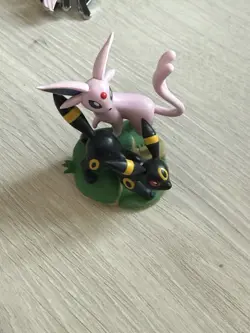 Espeon & Umbreon Enamel Pin Figurine and Card Sleeves Pokemon TCG - Image 3