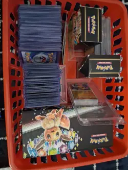 2025 Pokemon Card Lot COLLECTION NM 550 BASE HOLOS/REVERSE And 107 ULT RARE/R - Image 3