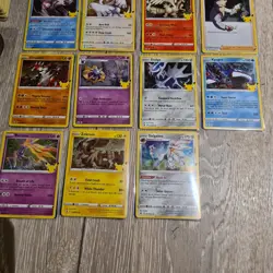 Pokemon TCG 25th Celebrations 15x Holo Card, Dice, 100 Random Cards + Gold Coin - Image 3