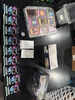 Magic: The Gathering Duskmourn: House of Horror Play Boosters Plus More Card Lot - Image 1