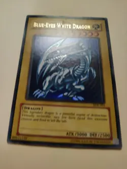 Blue-Eyes White Dragon SDK-001 Unlimited Ultra Rare LP - Image 3
