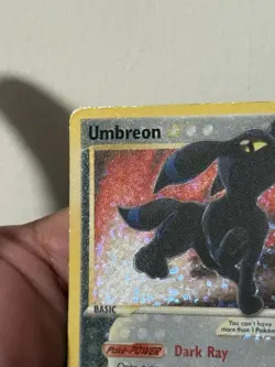 Pokemon Celebrations Umbreon Gold Star #17/17 Classic Collection - Image 3