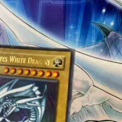 2002 Blue-Eyes White Dragon SDK-001 1st Edition Ultra Rare Yu-Gi-Oh Asia English - Image 4