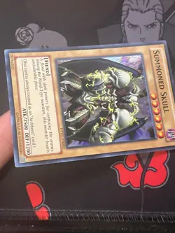 Summoned Skull DPYG-EN002 Unlimited Super Rare LP - Image 4