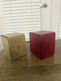 Magic the Gathering Foil Mana Symbol Deck Boxes Red White - Image 2