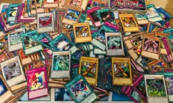 Yugioh SONDERANGEBOT CA 500+ Yugioh Karten + Holos - Image 1
