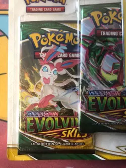 Pokemon TCG Sword and Shield - Evolving Skies 3 Booster Pack Blister (Umbreon) 820650808814 - Image 5