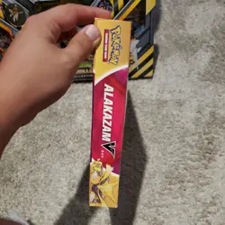Pokemon TCG: Alakazam V Box New And Factory Sealed 4 Booster Packs w/ Foil Promo - Image 2
