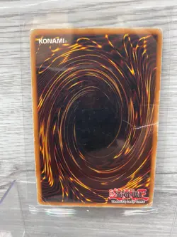 Yu-Gi-Oh! TCG Dark Magician Girl YGLD-ENA04 Common 1st Edition DAMAGED - Image 2