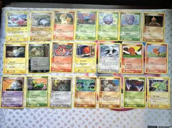 Lot Of 21 Vintage Pokemon Cards - Image 1