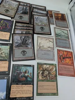Magic the gathering Cards in a Magic The Gathering Bomber box. - Image 3