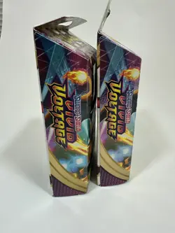 Pokemon Vivid Voltage Charizard Theme Deck Promo Holo in Hand 2020 RARE NEW 2lot 820650807572 - Image 5