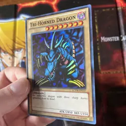 1x Tri-Horned Dragon - Super Rare - LCYW-EN157 - 1st Ed - VLP - Image 4