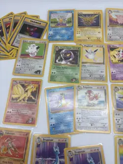 LOT OF 40 - POKEMON WOTC CARDS NON-HOLO RARES BASE JUNGLE FOSSIL GYM ROCKET ETC - Image 5