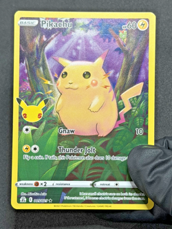 2021 TCG Pokemon #005 Pikachu 005/025 Holo Full Art Celebrations - Image 2