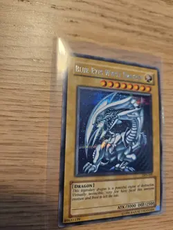 Yugioh Blue-Eyes White Dragon DDS-001 Secret Rare Promo LP - Image 1