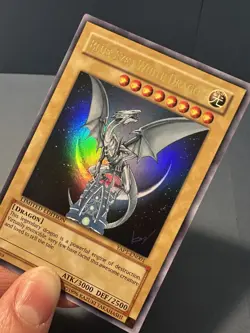 Yu-Gi-Oh! Blue-Eyes White Dragon - YAPI-EN001 - Ultra Rare - LP/MP (See Photos) - Image 1