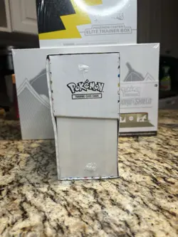Pokemon Center TCG Scarlet and Violet 151 Elite Trainer Box - Image 2