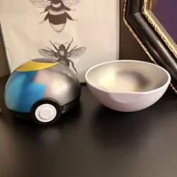Pokemon TCG POKEBALL TIN MOON BALL EMPTY NO BOOSTER PACKS - Image 3