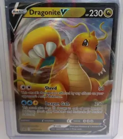 Pokemon TCG Dragonite V SWSH154 Holographic Black Star Promo Card 2021 NM - Image 1