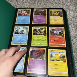Binder almost felt completely with Pokemon cards - Image 1