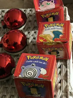 Pokemon 23k gold plated trading card, Burger King 1999 Red Boxes Lot Of 3 - Image 2