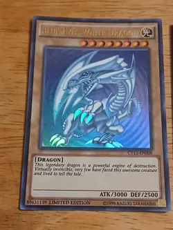 Blue-Eyes White Dragon CT13-EN008 2016 Mega-Tins Limited Edition - Image 1