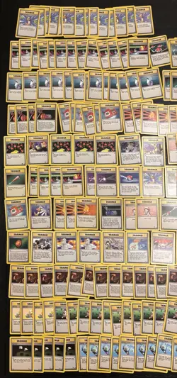 (175) VINTAGE TRAINER POKEMON CARD LOT TEAM ROCKET 2ND EDITION JUNGLE FOSSIL - Image 2