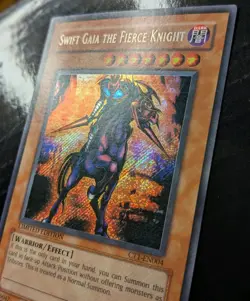 YU-GI-OH SWIFT GAIA THE FIERCE KNIGHT CT1-EN004 SECRET RARE HOLO BLEED LP - Image 4