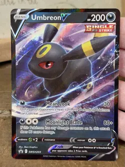 Umbreon V SWSH203 Black Star Promo Pokemon Sword and Shield - Image 1