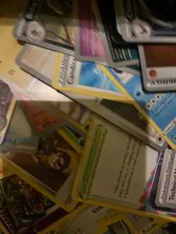 6,000 random pokemon cards near mint condition. - Image 1