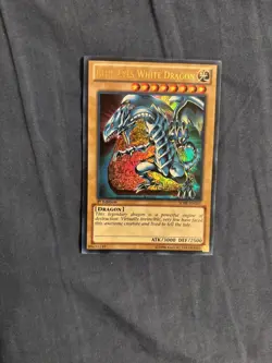 Blue-Eyes White Dragon - SDBE-EN001 - 1st Edition - Lightly Played - Image 1